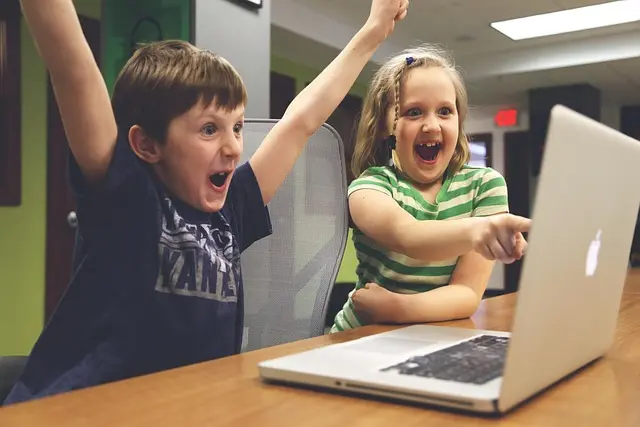 Comment choisir le bon jeu de voyage pour divertir vos enfants